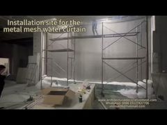 Παρουσιάστε τις σπειροειδείς κουρτίνες από μεταλλικό πλέγμα με διαμαντένιες τρύπες για το Space Division για εσάς